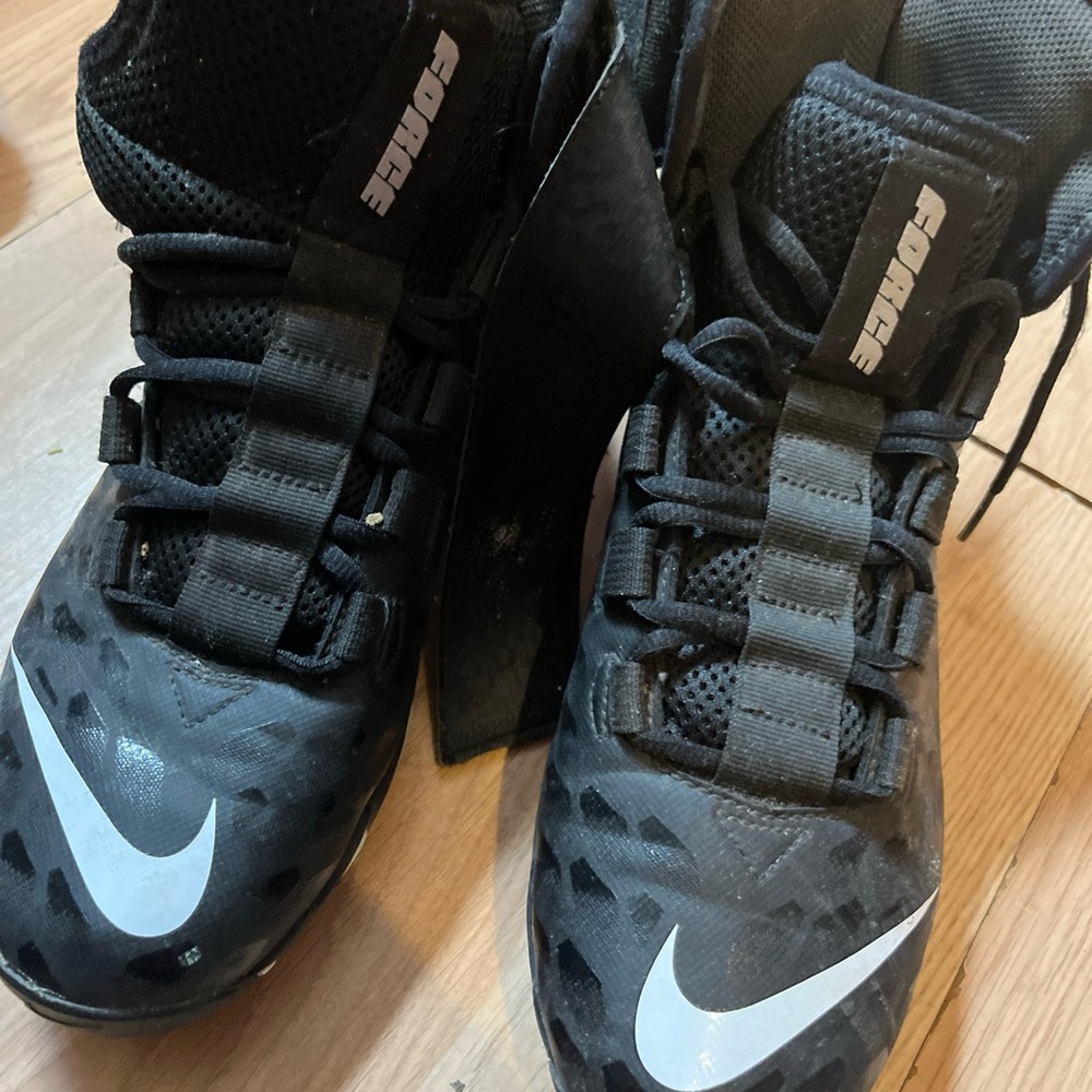 Men’s cleats